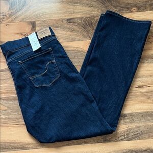 Signature Levi Strauss Women’s Jeans Size 20 Long NWT Dark Wash Stretch